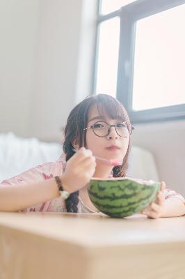 诱女偷伦初尝云雨H