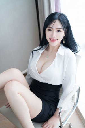 还是被驯服的聪明女下属