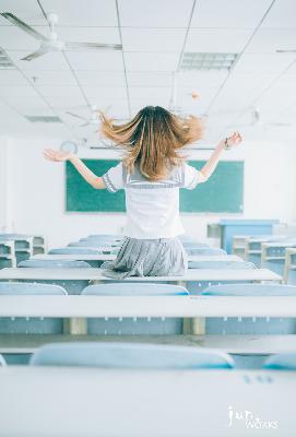 女大学生的沙龙室